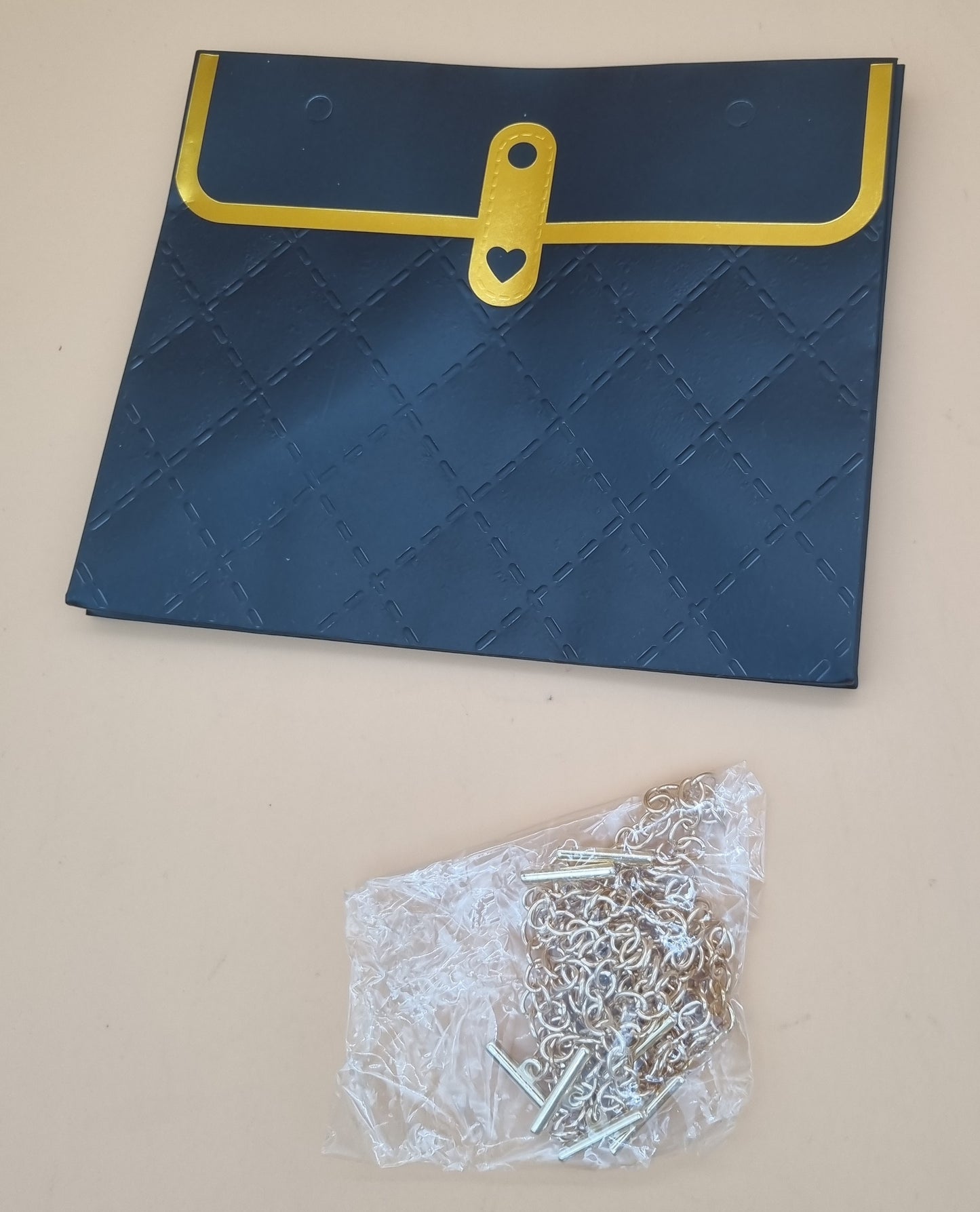 Tasche mit Kette 18x15x12cm "Schwarz 772"