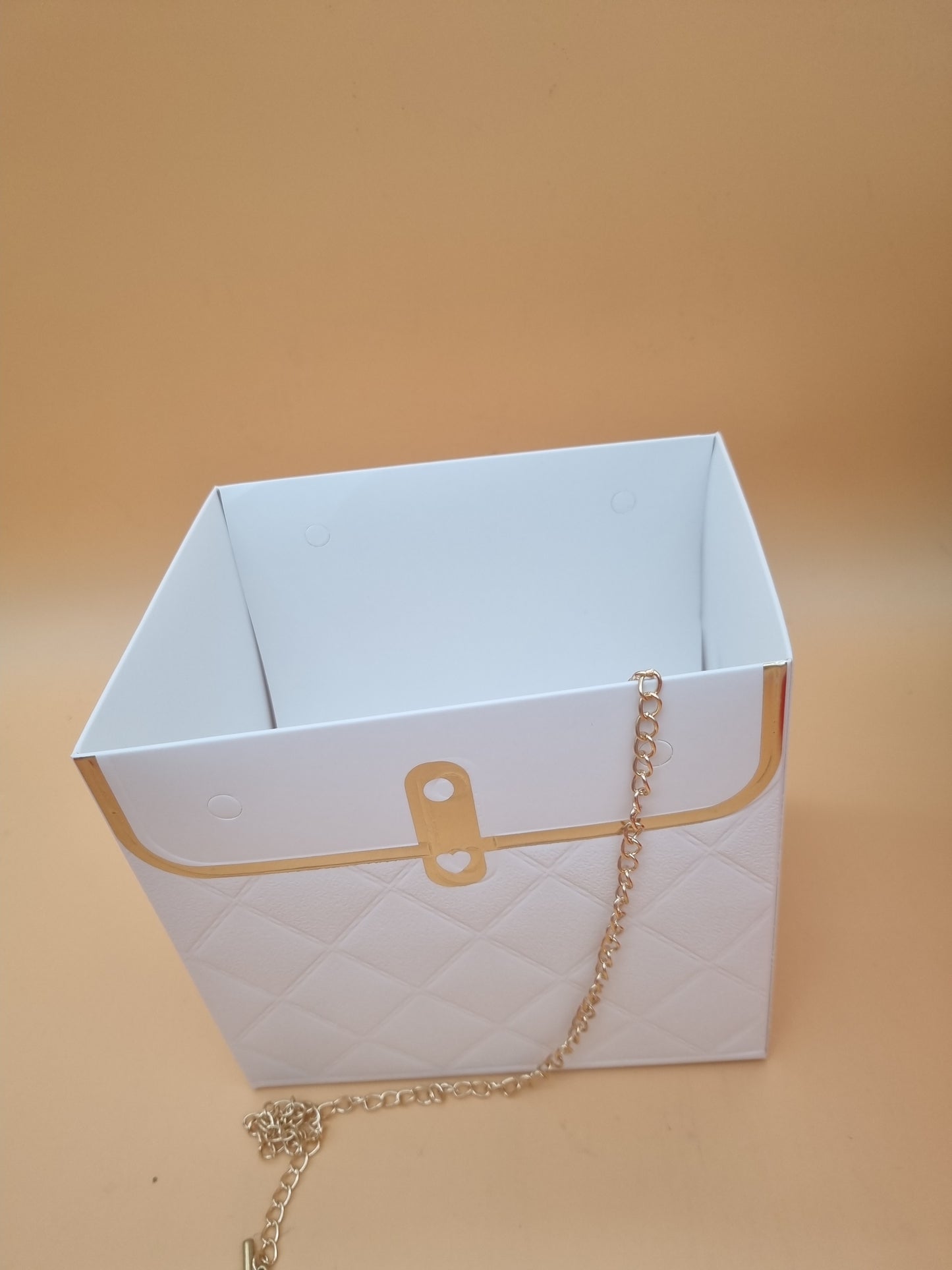 Tasche mit Kette 12x15x16cm "Weiß 776"