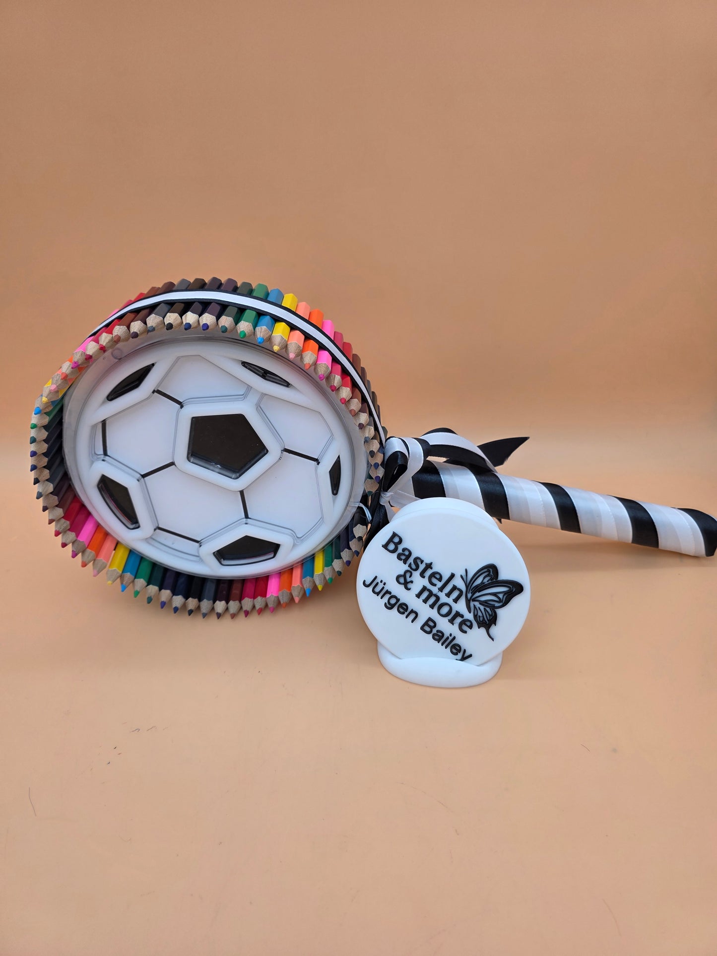 Geschenk aus Stifte und LED Licht