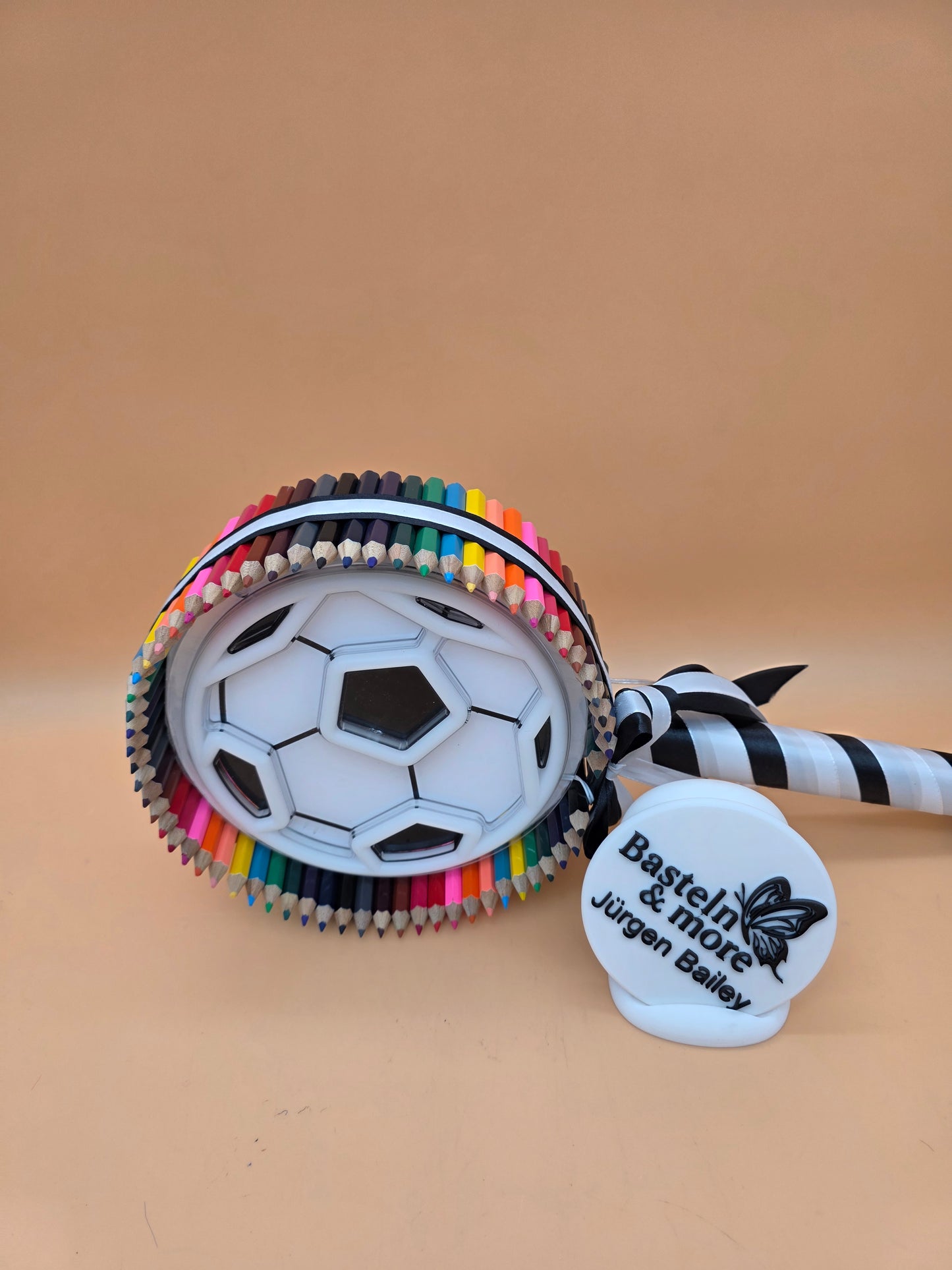 Geschenk aus Stifte und LED Licht