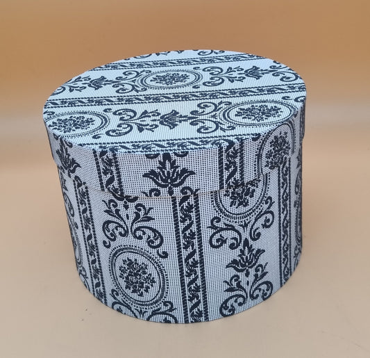 Box mit Deckel 16x10cm "Weiß 662"