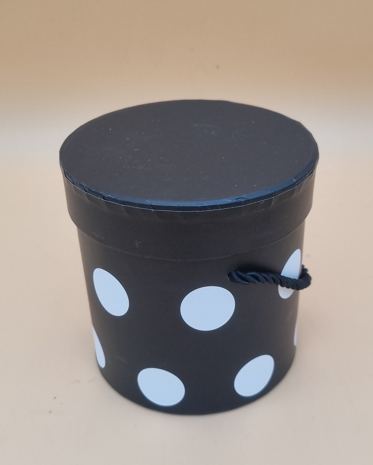 Box mit Deckel 11x12cm "Schwarz mit Weißen Punkten 681"