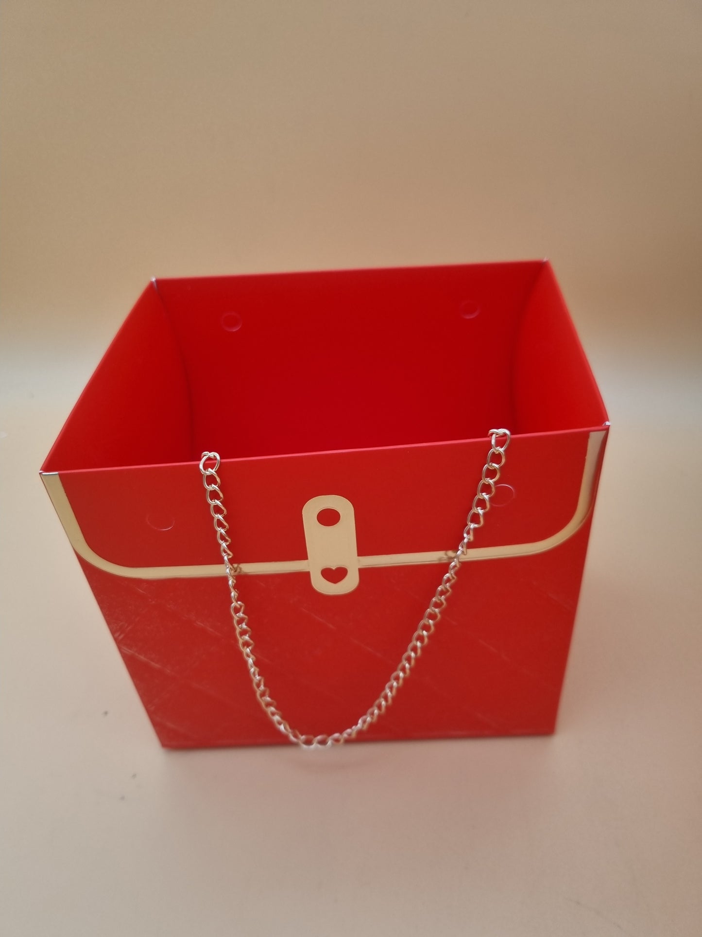 Tasche mit Kette 12x15x16cm "Rot 777"